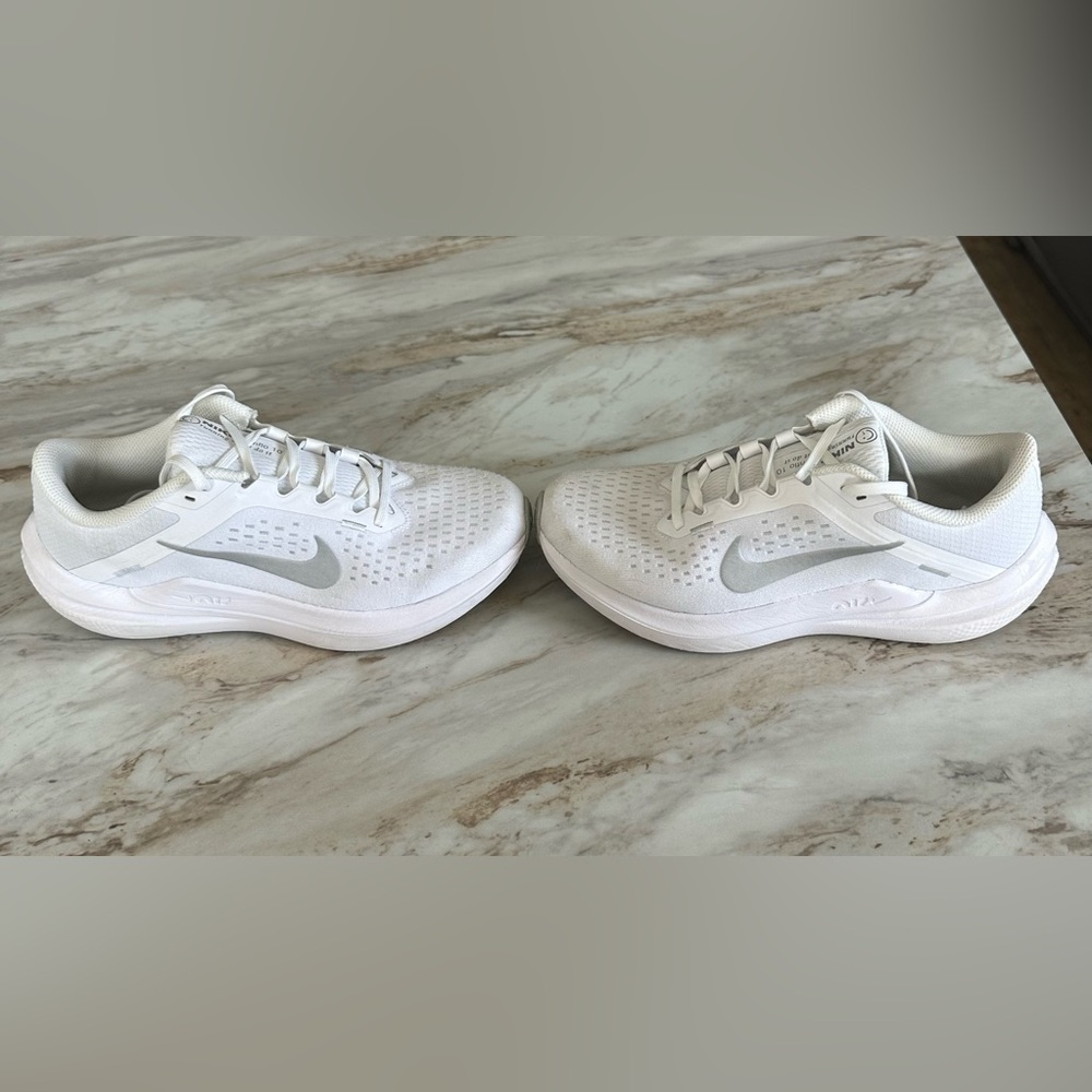 Women’s Nike Winflo 10 Size 7.5
